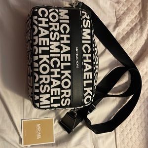 Michael Kors cross body